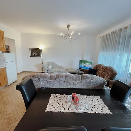 Lovely アパート ティラナ