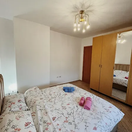 Lovely Apartamento Tirana