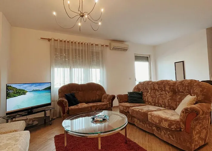 Apartament Lovely *