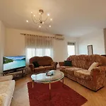 Appartement Lovely *